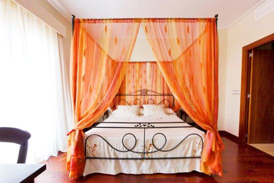 imagen del dormitorio suite del Hotel Traíña en San Pedro del Pinatar Murcia