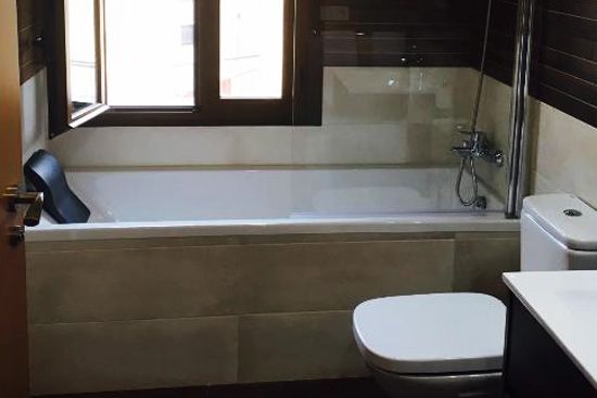 bañera con hidromasajes del hotel Loteta Experience