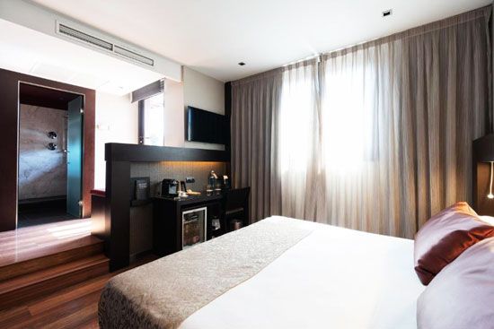 imagen de las habitaciones del hotel catalonia port en barcelona