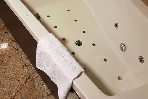 imagen de la bañera hidromasaje del hotel el churra en murcia